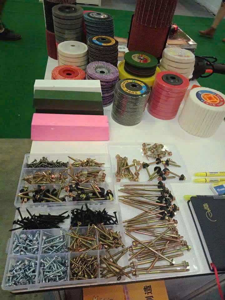 phụ kiện kim khí